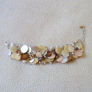 Mother of Pearl Discs Bracelet